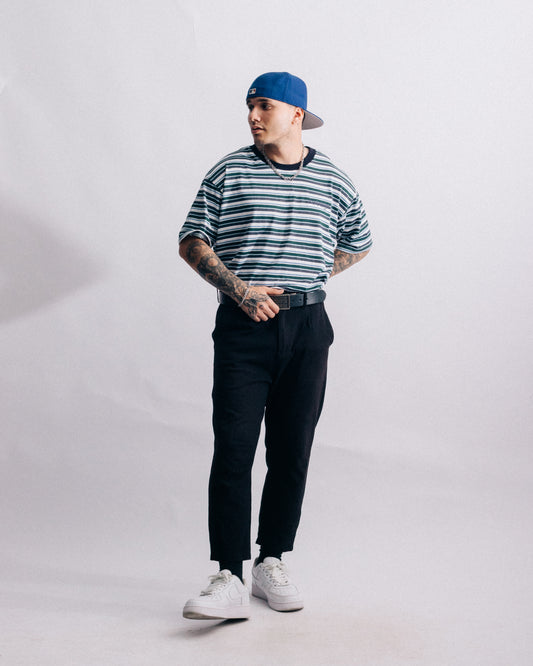 Polo a rayas azul gris